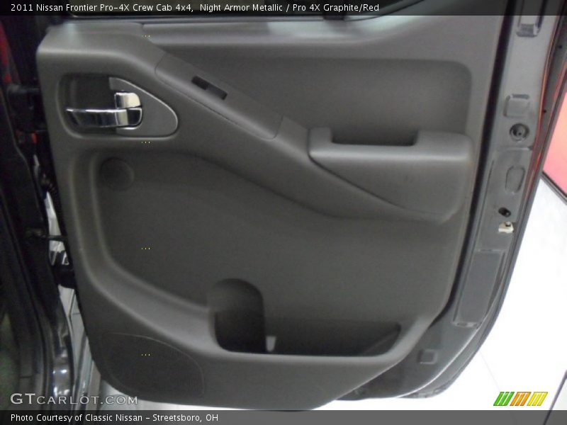 Night Armor Metallic / Pro 4X Graphite/Red 2011 Nissan Frontier Pro-4X Crew Cab 4x4