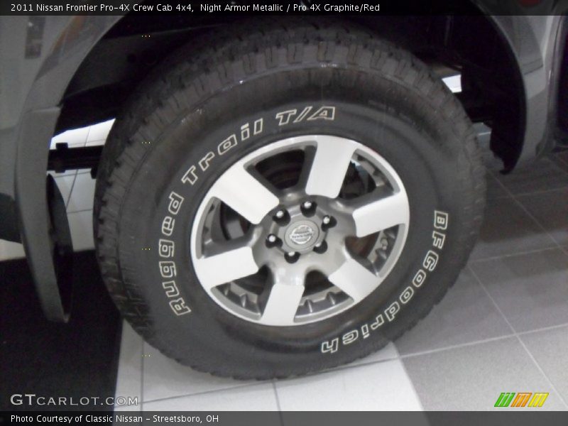 Night Armor Metallic / Pro 4X Graphite/Red 2011 Nissan Frontier Pro-4X Crew Cab 4x4