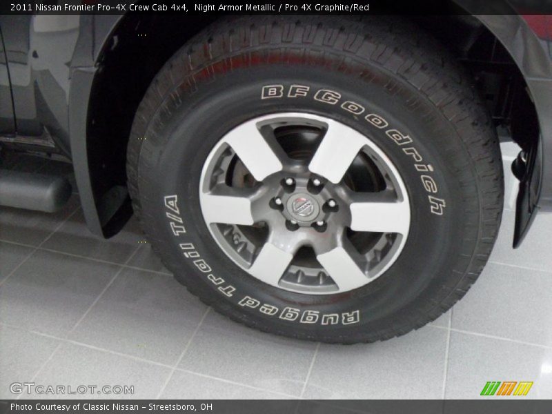 Night Armor Metallic / Pro 4X Graphite/Red 2011 Nissan Frontier Pro-4X Crew Cab 4x4