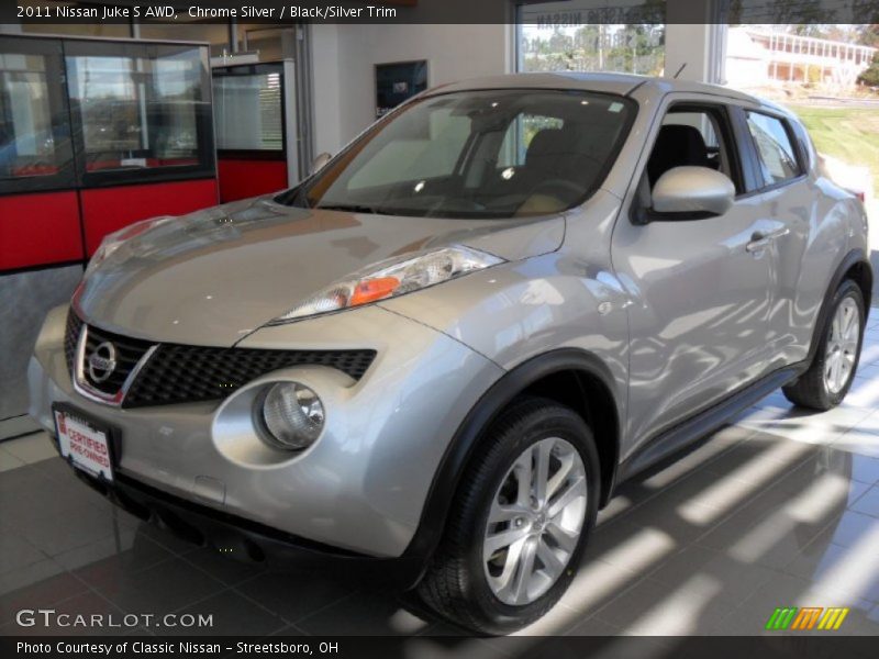 Chrome Silver / Black/Silver Trim 2011 Nissan Juke S AWD