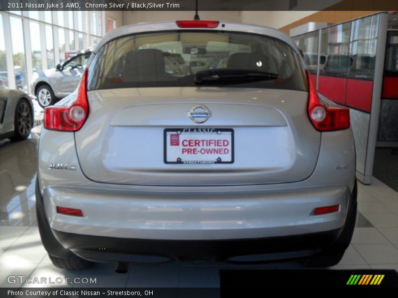 Chrome Silver / Black/Silver Trim 2011 Nissan Juke S AWD