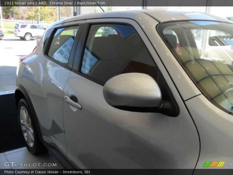 Chrome Silver / Black/Silver Trim 2011 Nissan Juke S AWD