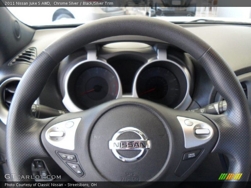 Chrome Silver / Black/Silver Trim 2011 Nissan Juke S AWD