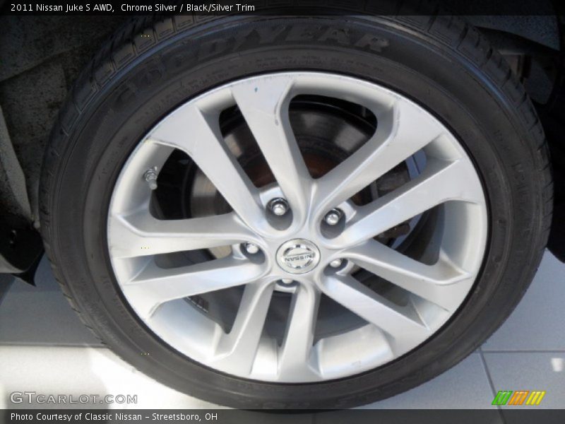 Chrome Silver / Black/Silver Trim 2011 Nissan Juke S AWD