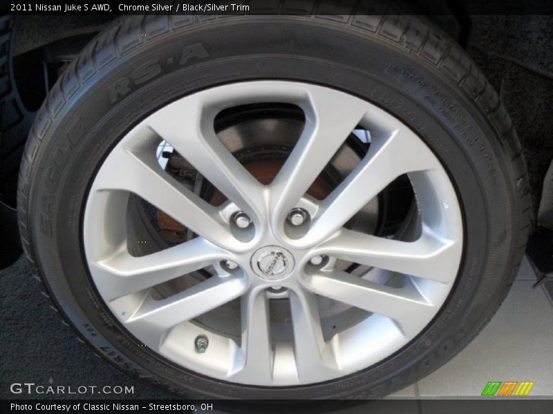 Chrome Silver / Black/Silver Trim 2011 Nissan Juke S AWD