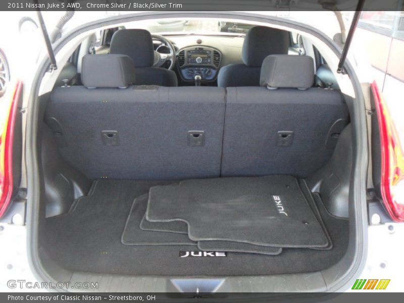 Chrome Silver / Black/Silver Trim 2011 Nissan Juke S AWD