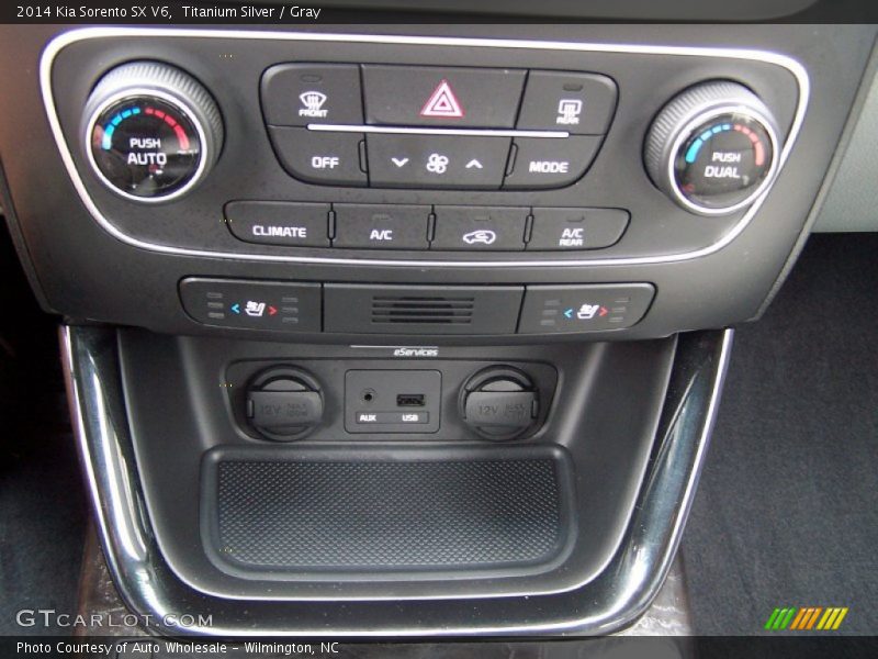 Titanium Silver / Gray 2014 Kia Sorento SX V6