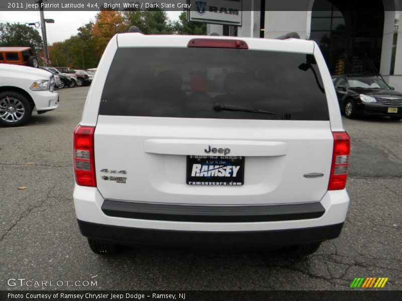 Bright White / Dark Slate Gray 2011 Jeep Patriot Latitude 4x4