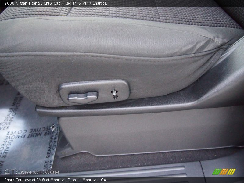 Radiant Silver / Charcoal 2008 Nissan Titan SE Crew Cab