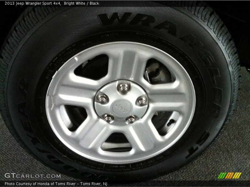 Bright White / Black 2013 Jeep Wrangler Sport 4x4