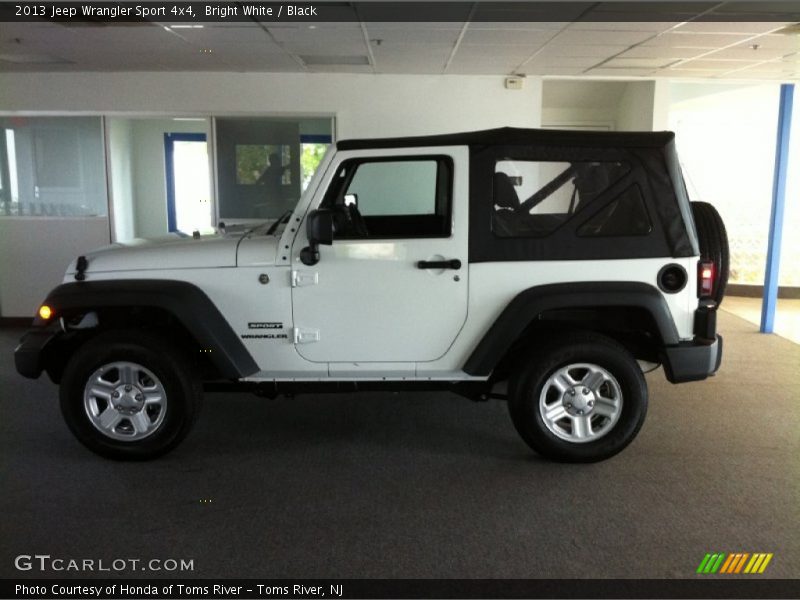 Bright White / Black 2013 Jeep Wrangler Sport 4x4