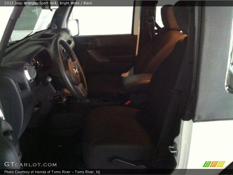Bright White / Black 2013 Jeep Wrangler Sport 4x4