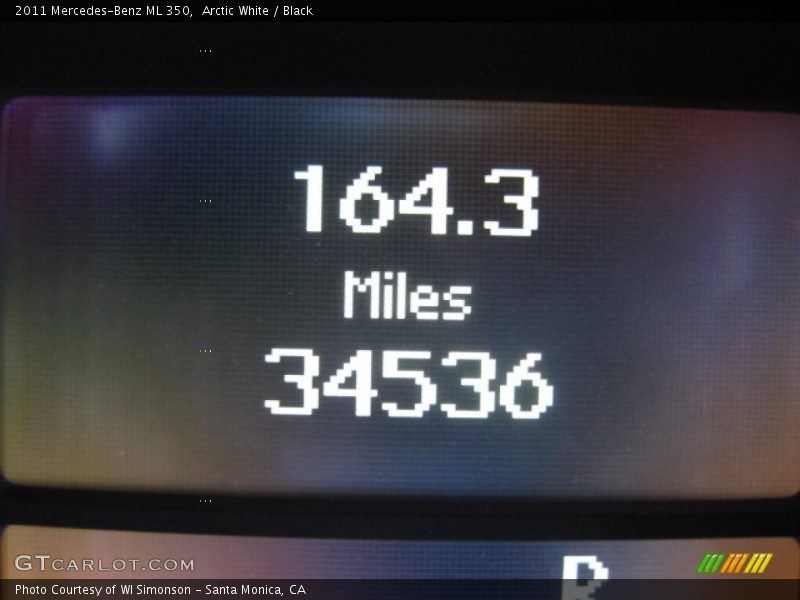 Arctic White / Black 2011 Mercedes-Benz ML 350