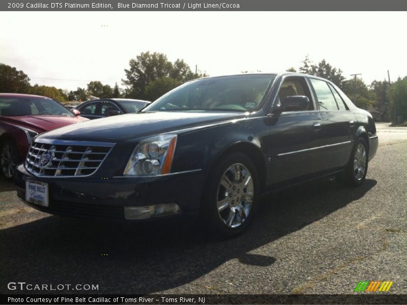 Blue Diamond Tricoat / Light Linen/Cocoa 2009 Cadillac DTS Platinum Edition