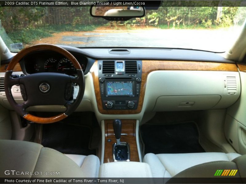 Blue Diamond Tricoat / Light Linen/Cocoa 2009 Cadillac DTS Platinum Edition