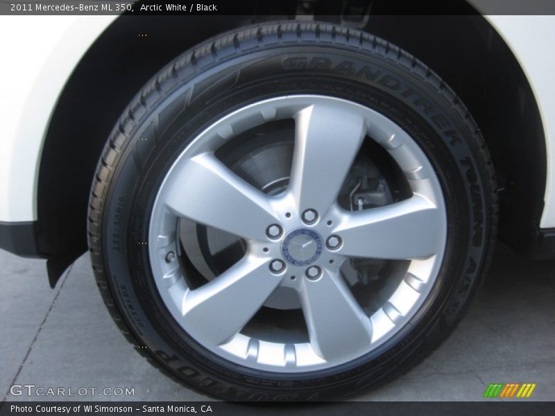 Arctic White / Black 2011 Mercedes-Benz ML 350