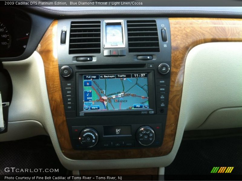 Blue Diamond Tricoat / Light Linen/Cocoa 2009 Cadillac DTS Platinum Edition