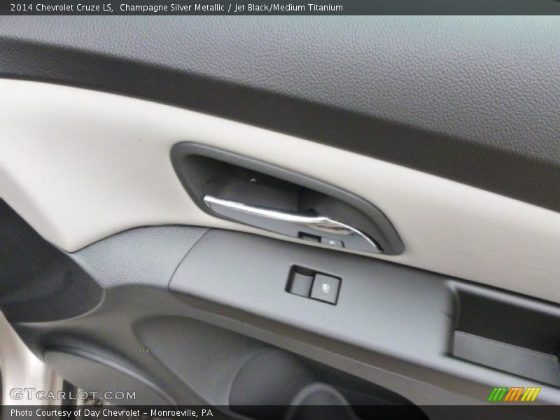 Champagne Silver Metallic / Jet Black/Medium Titanium 2014 Chevrolet Cruze LS