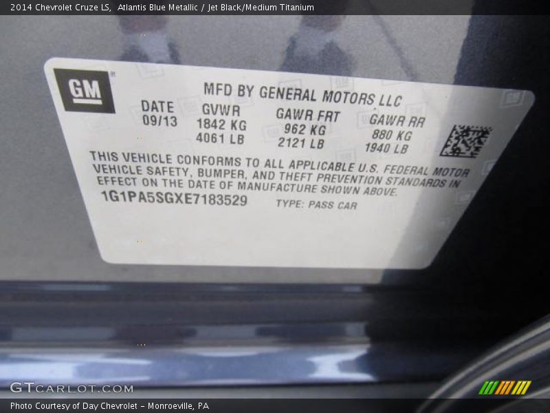 Atlantis Blue Metallic / Jet Black/Medium Titanium 2014 Chevrolet Cruze LS