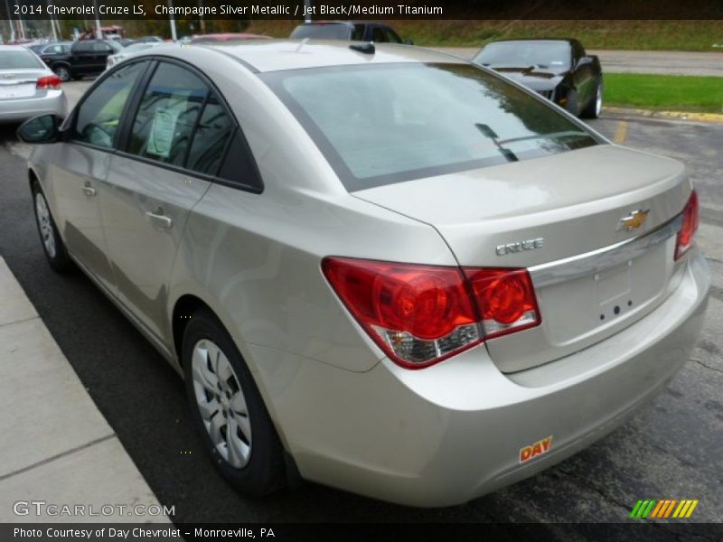 Champagne Silver Metallic / Jet Black/Medium Titanium 2014 Chevrolet Cruze LS