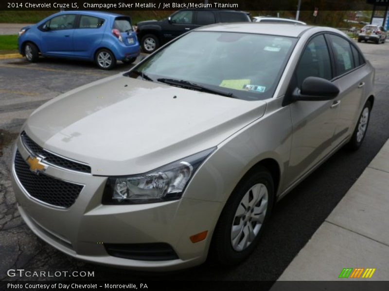 Champagne Silver Metallic / Jet Black/Medium Titanium 2014 Chevrolet Cruze LS