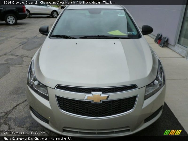Champagne Silver Metallic / Jet Black/Medium Titanium 2014 Chevrolet Cruze LS