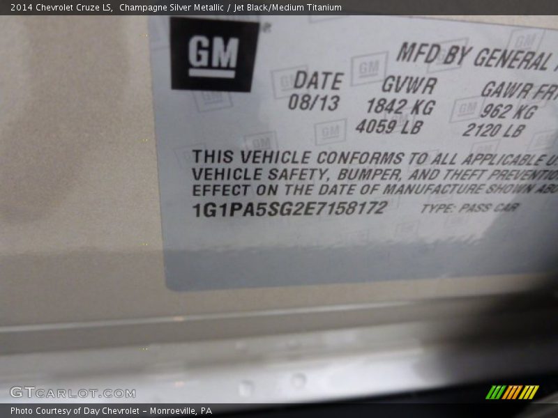 Champagne Silver Metallic / Jet Black/Medium Titanium 2014 Chevrolet Cruze LS