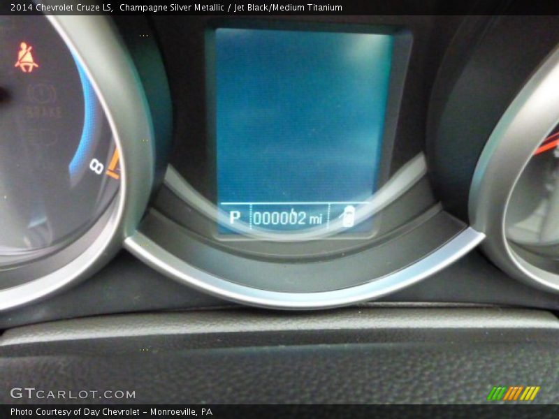 Champagne Silver Metallic / Jet Black/Medium Titanium 2014 Chevrolet Cruze LS