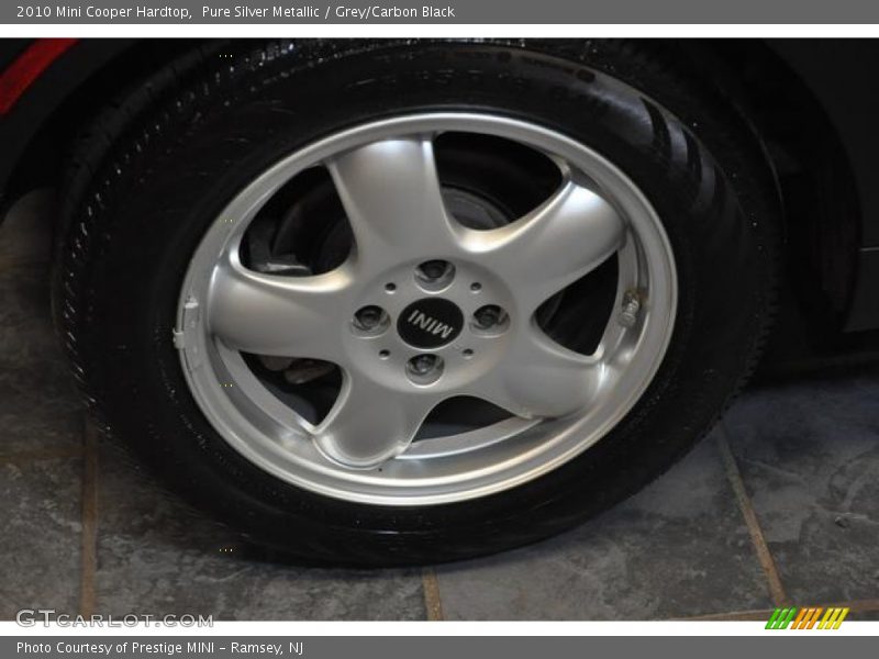 Pure Silver Metallic / Grey/Carbon Black 2010 Mini Cooper Hardtop