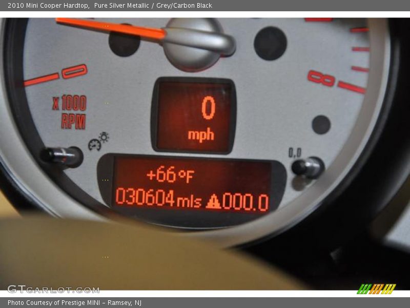 Pure Silver Metallic / Grey/Carbon Black 2010 Mini Cooper Hardtop