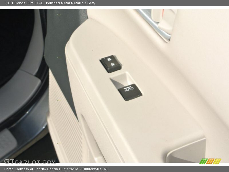 Polished Metal Metallic / Gray 2011 Honda Pilot EX-L