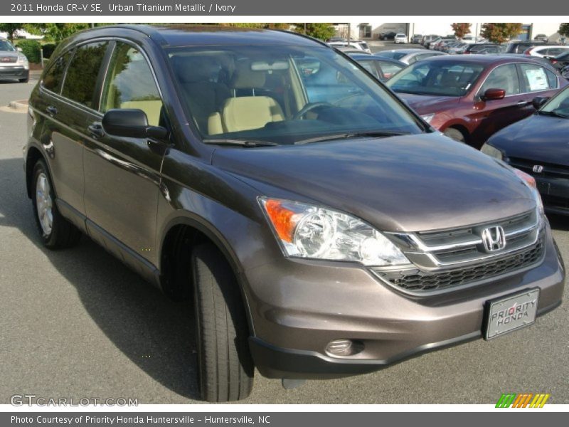 Urban Titanium Metallic / Ivory 2011 Honda CR-V SE