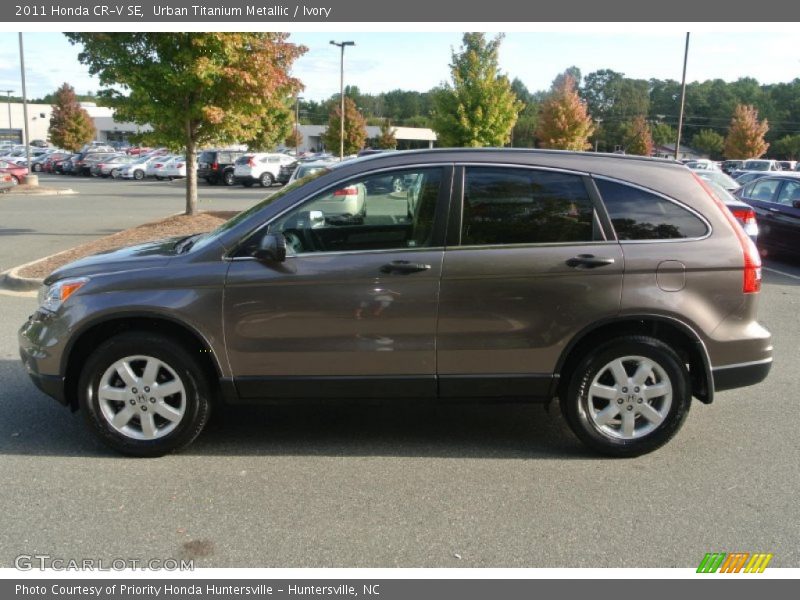 Urban Titanium Metallic / Ivory 2011 Honda CR-V SE