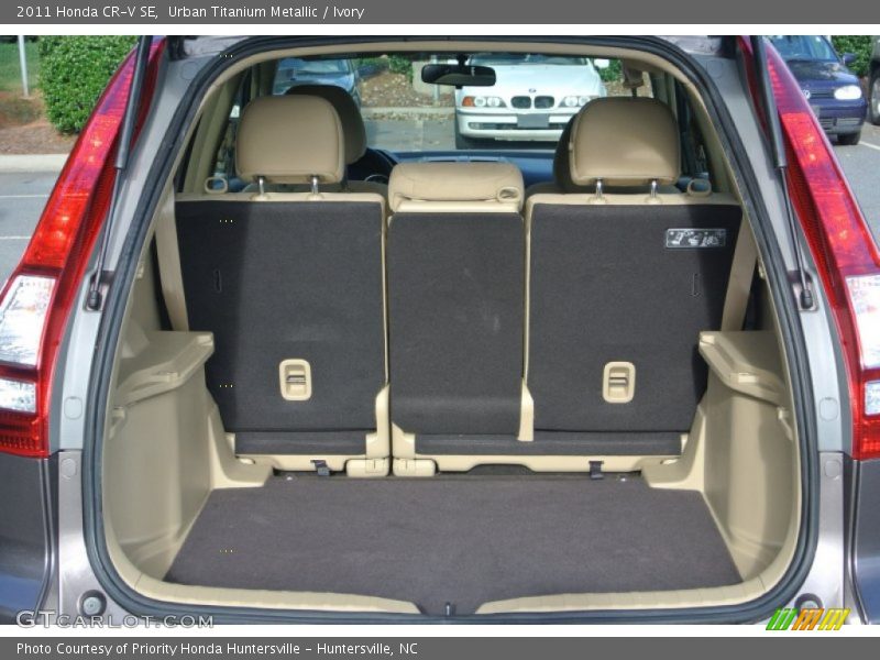 Urban Titanium Metallic / Ivory 2011 Honda CR-V SE