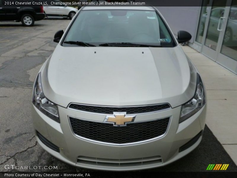 Champagne Silver Metallic / Jet Black/Medium Titanium 2014 Chevrolet Cruze LS