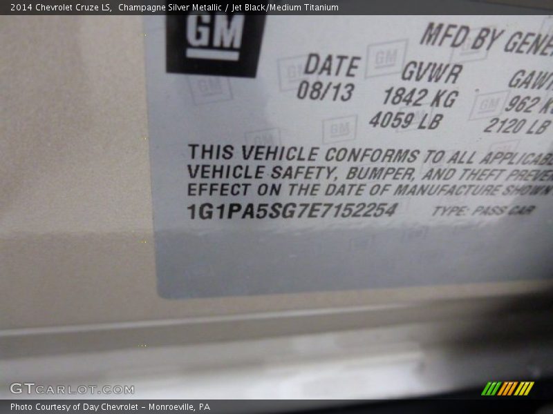 Champagne Silver Metallic / Jet Black/Medium Titanium 2014 Chevrolet Cruze LS