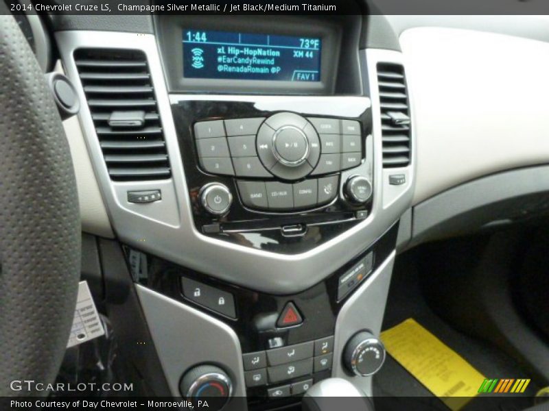 Champagne Silver Metallic / Jet Black/Medium Titanium 2014 Chevrolet Cruze LS