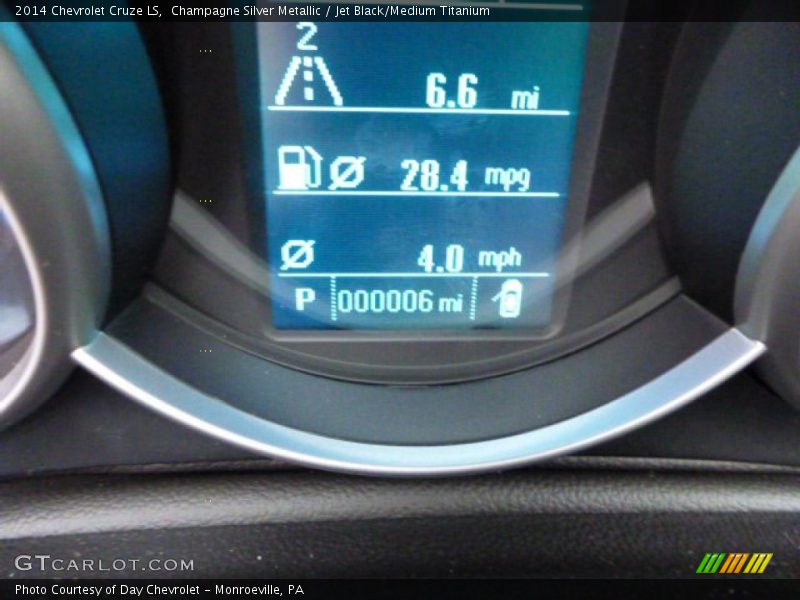 Champagne Silver Metallic / Jet Black/Medium Titanium 2014 Chevrolet Cruze LS