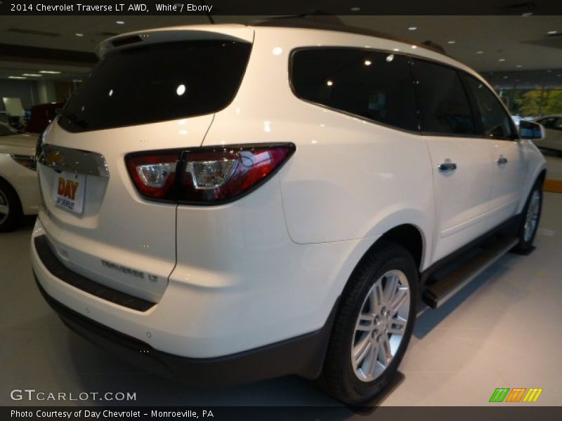 White / Ebony 2014 Chevrolet Traverse LT AWD