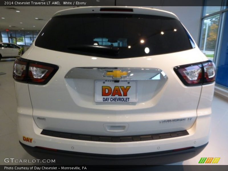 White / Ebony 2014 Chevrolet Traverse LT AWD