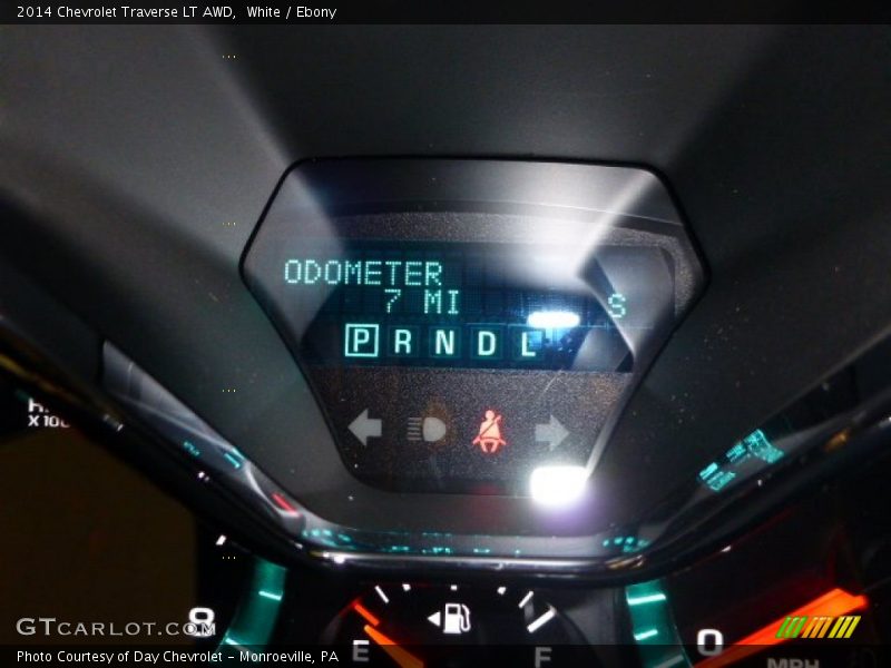 White / Ebony 2014 Chevrolet Traverse LT AWD