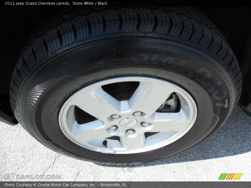 Stone White / Black 2011 Jeep Grand Cherokee Laredo