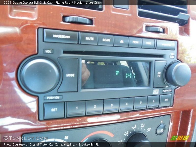 Audio System of 2005 Dakota SLT Club Cab