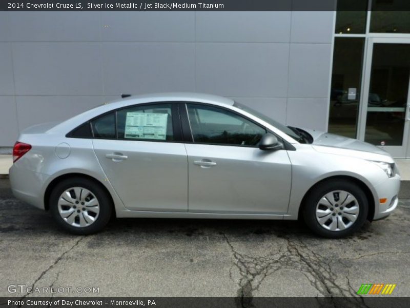 Silver Ice Metallic / Jet Black/Medium Titanium 2014 Chevrolet Cruze LS
