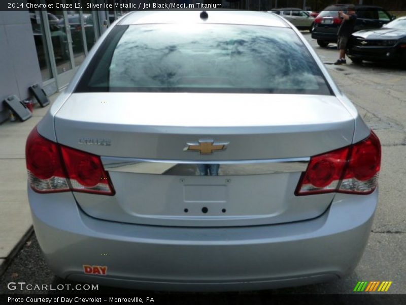 Silver Ice Metallic / Jet Black/Medium Titanium 2014 Chevrolet Cruze LS