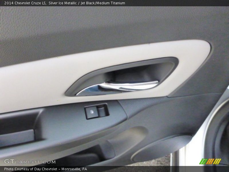 Silver Ice Metallic / Jet Black/Medium Titanium 2014 Chevrolet Cruze LS