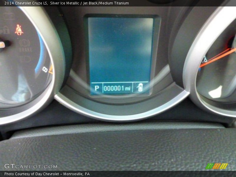 Silver Ice Metallic / Jet Black/Medium Titanium 2014 Chevrolet Cruze LS