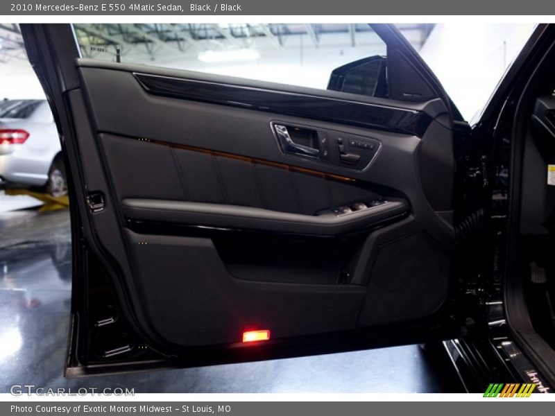 Door Panel of 2010 E 550 4Matic Sedan