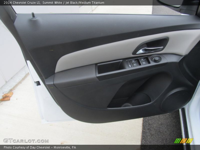 Summit White / Jet Black/Medium Titanium 2014 Chevrolet Cruze LS
