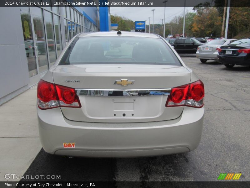 Champagne Silver Metallic / Jet Black/Medium Titanium 2014 Chevrolet Cruze LS